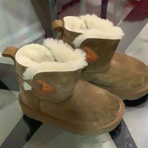 Basically new baby uggs size 7